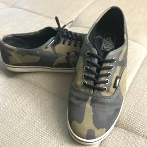 Vans camo low pro
